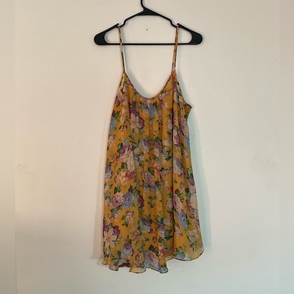 Floral print flowy dress from urban outfitters - Picture 3 of 5